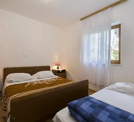 Josip 828 Apartment