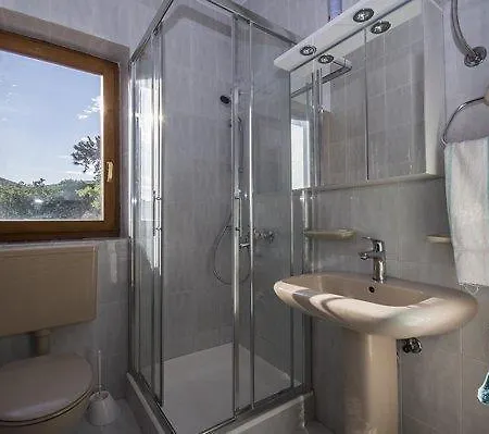 Josip 828 Apartment *
