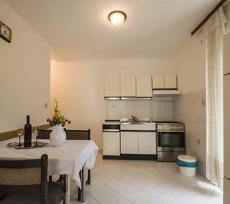 Josip 828 Apartment