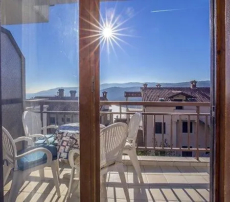 Josip 828 Apartment *