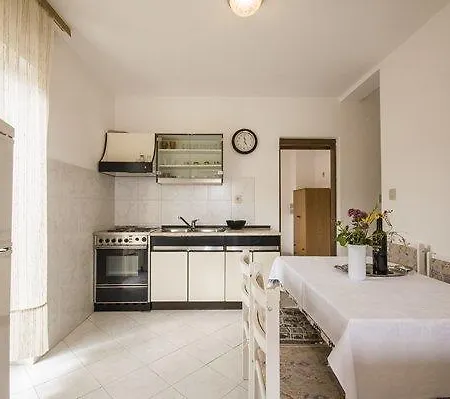 Apartment Josip 828