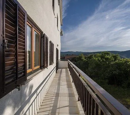 Josip 828 Apartment *