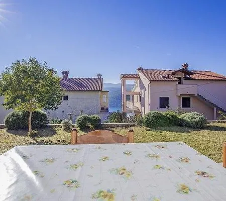 Apartment Josip 828 *