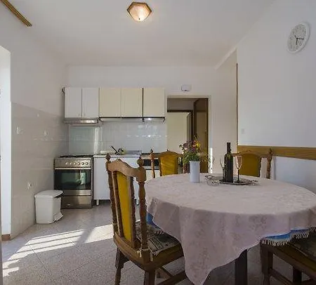 Josip 828 Apartment