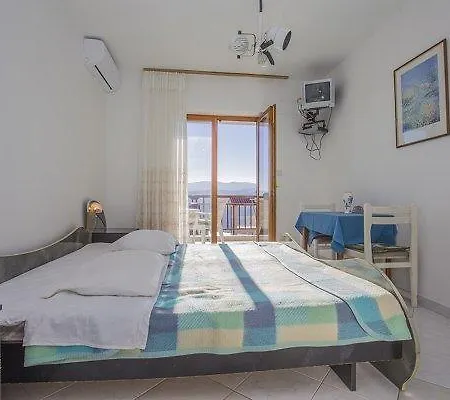 Josip 828 Apartment *