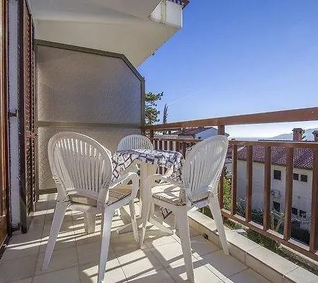 Josip 828 Apartment *