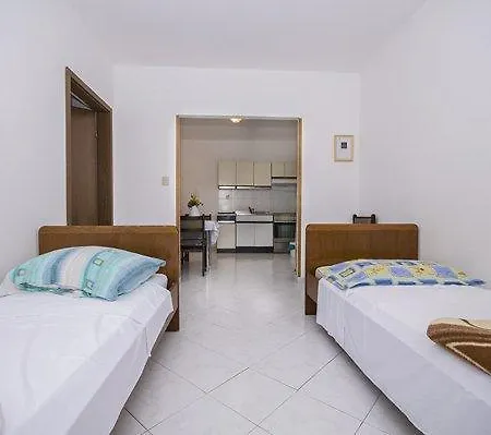 Apartment Josip 828