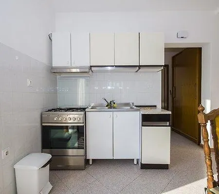 Josip 828 Apartment *
