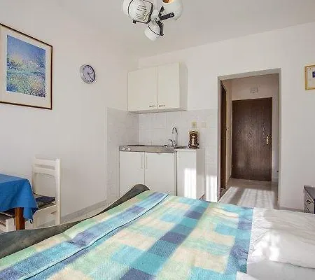 Josip 828 Apartment *