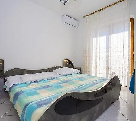Josip 828 Apartament *